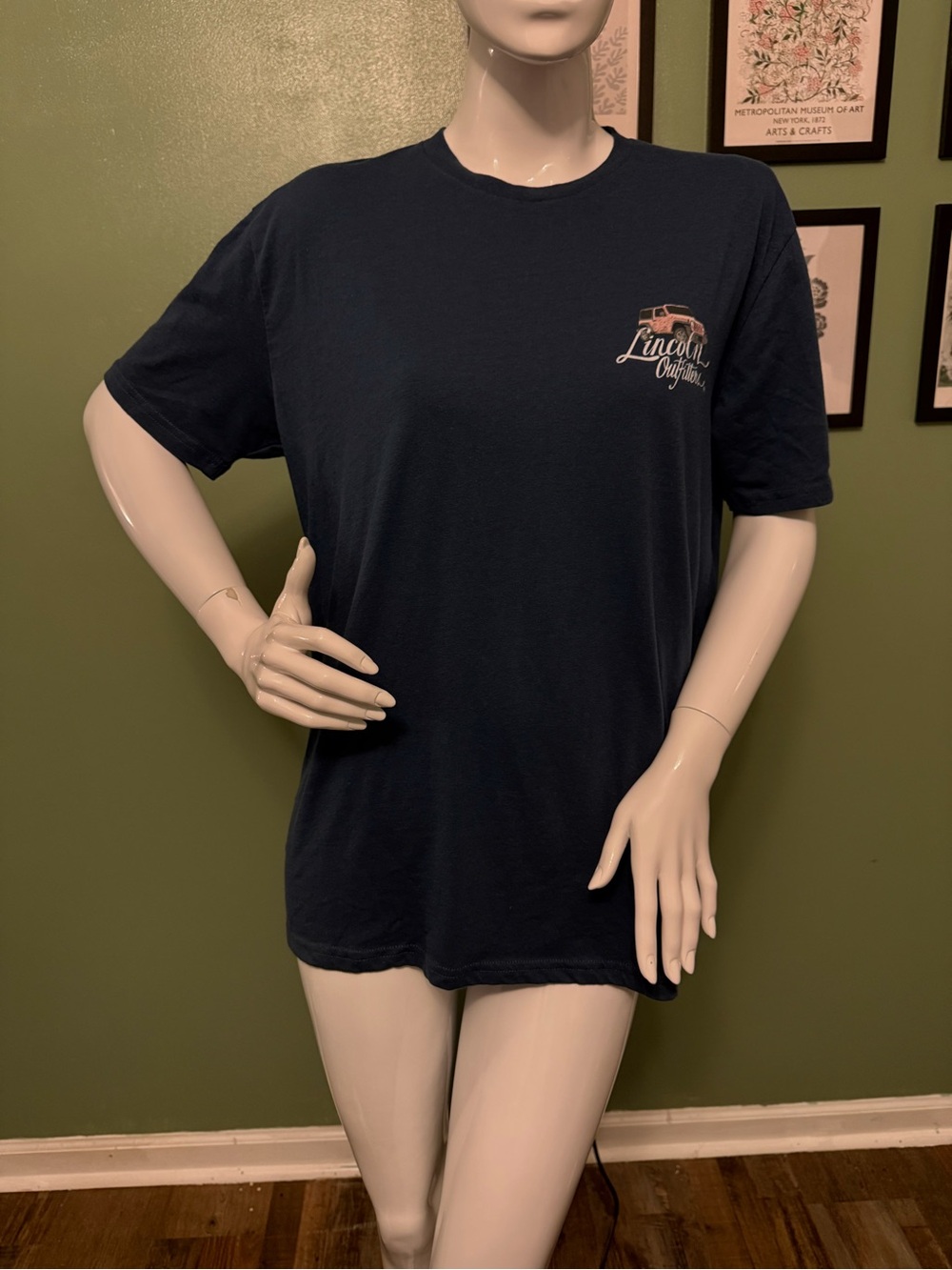 Lincoln City Navy Graphic Jeep Tee Size Large EUC